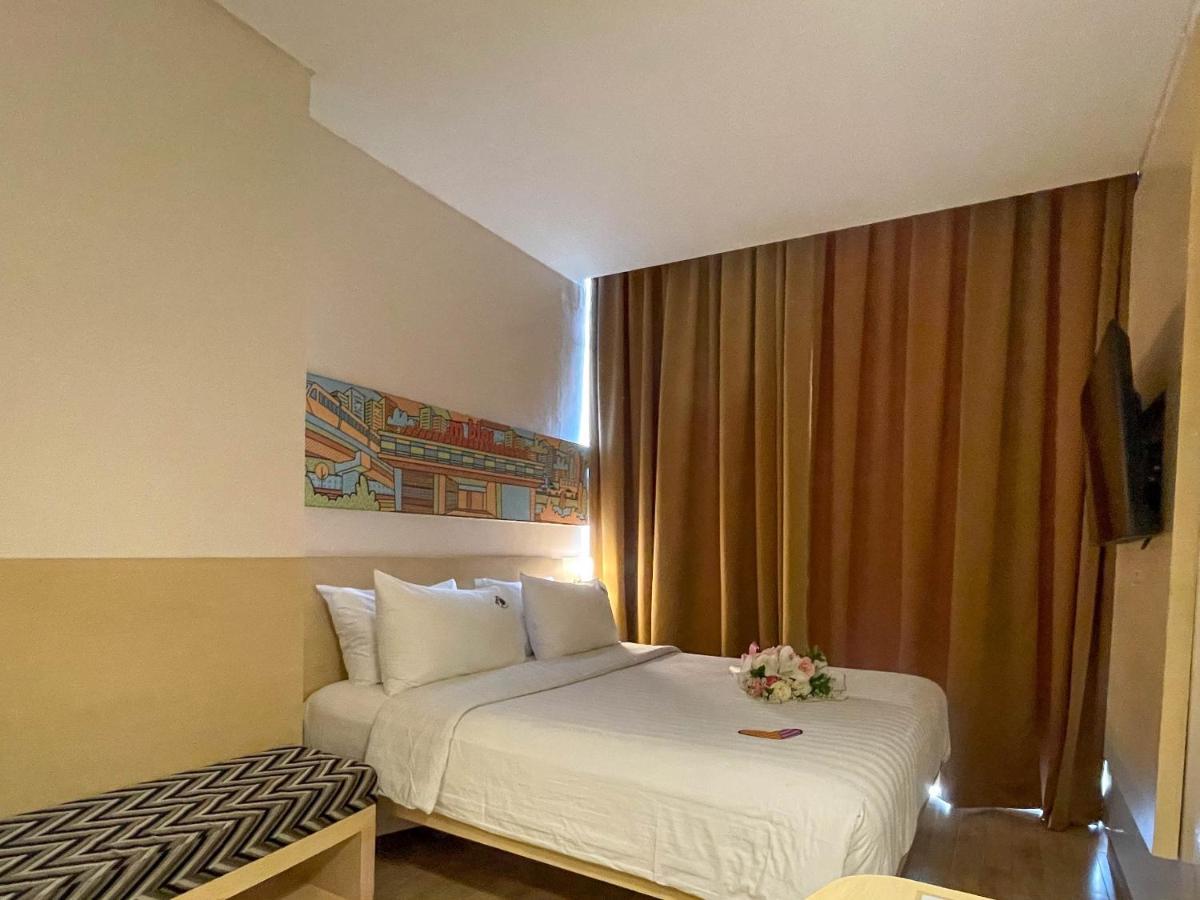 Hotel Maxone Premier Melawai Giacarta Esterno foto