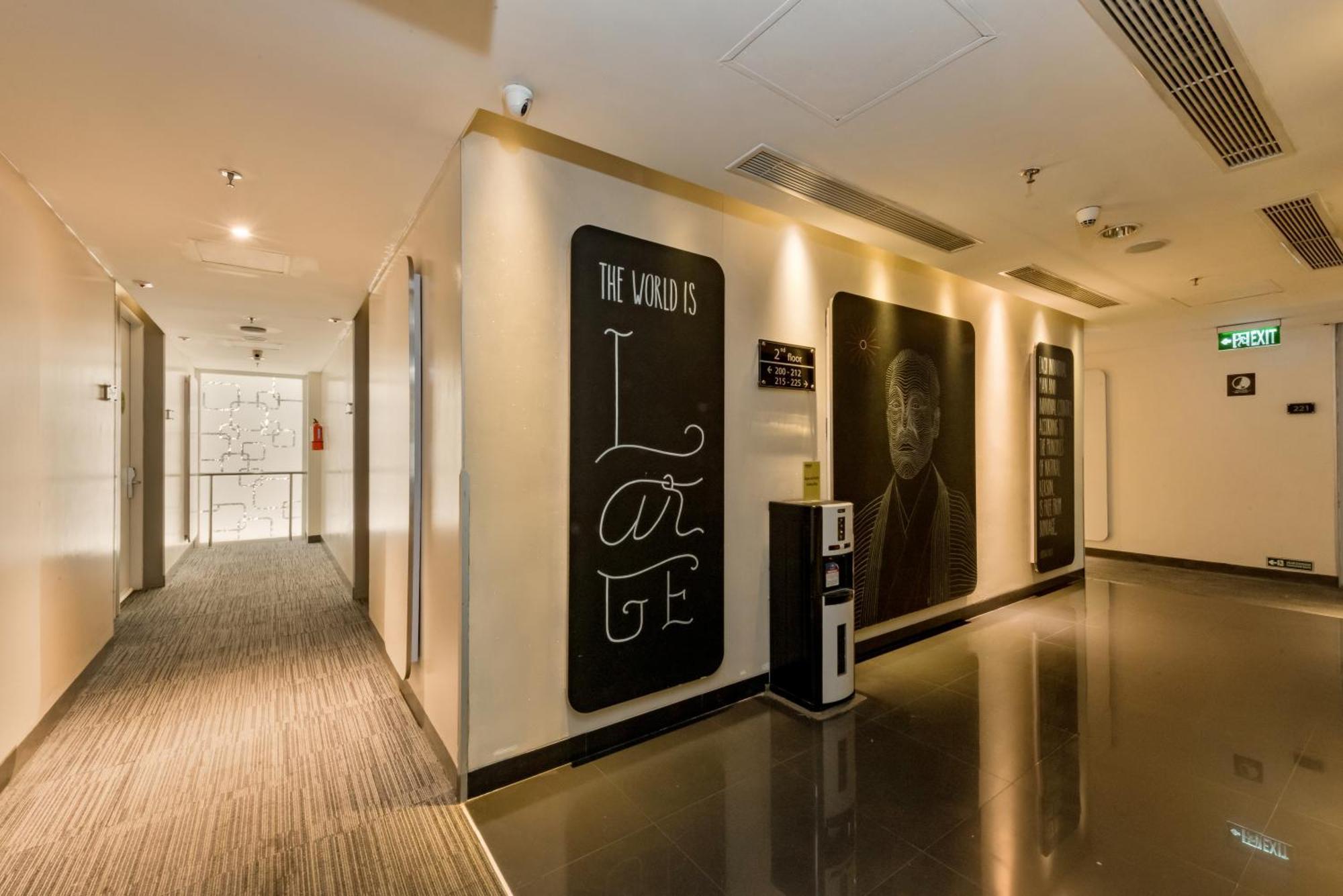 Hotel Maxone Premier Melawai Giacarta Esterno foto