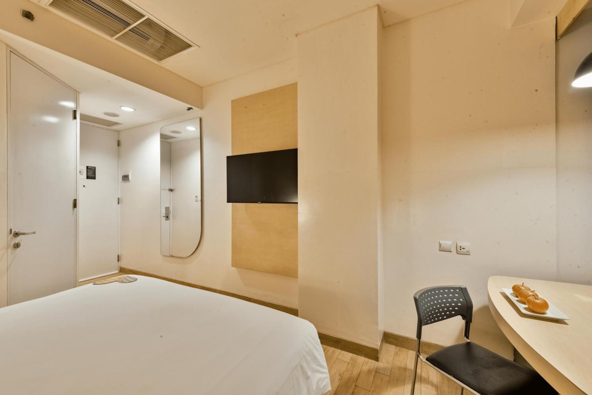 Hotel Maxone Premier Melawai Giacarta Esterno foto